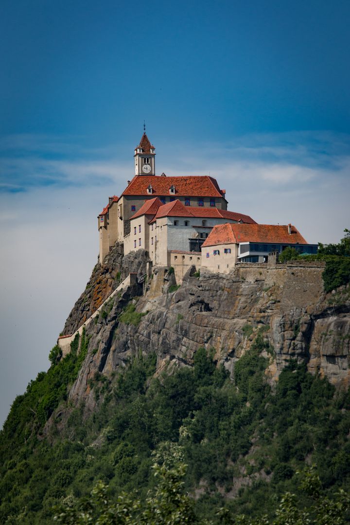 https://mdw-travel-data-us-east-1.s3.amazonaws.com/img/country/Austria/Riegersburg-Castle/img_02.jpg