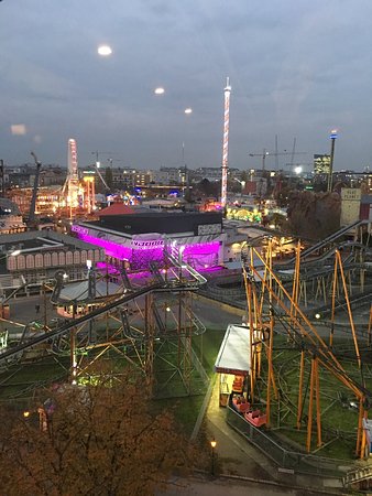 https://mdw-travel-data-us-east-1.s3.amazonaws.com/img/country/Austria/Riesenrad/img_01.jpg