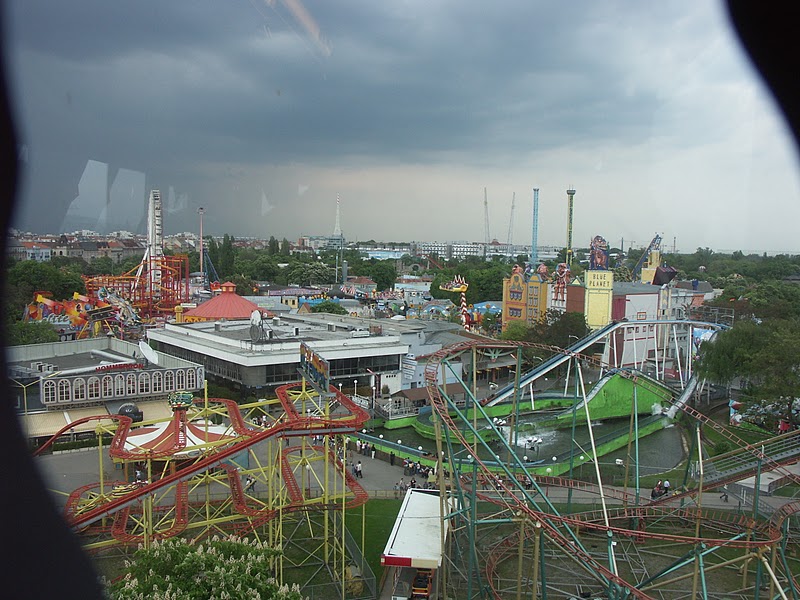 https://mdw-travel-data-us-east-1.s3.amazonaws.com/img/country/Austria/Riesenrad/img_02.jpg