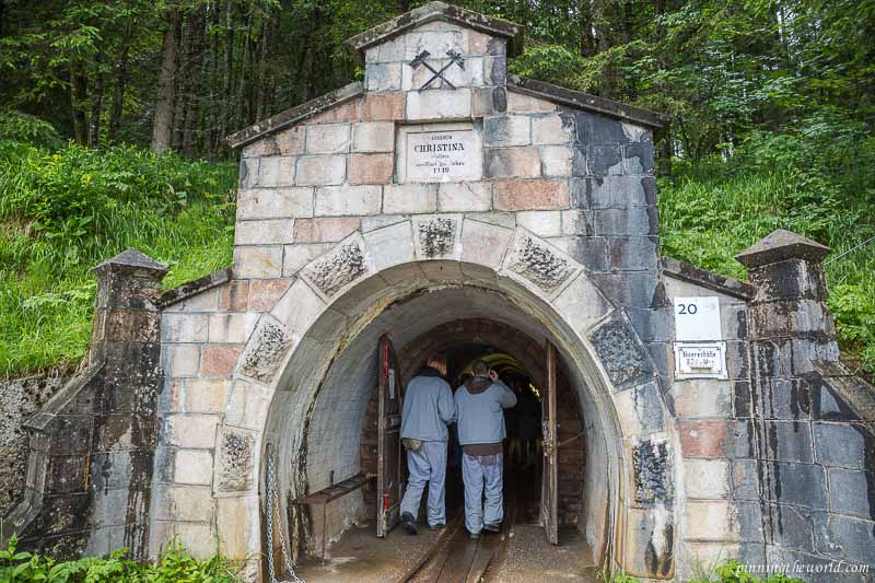 https://mdw-travel-data-us-east-1.s3.amazonaws.com/img/country/Austria/Salt-Mine-Hallstatt/img_03.jpg