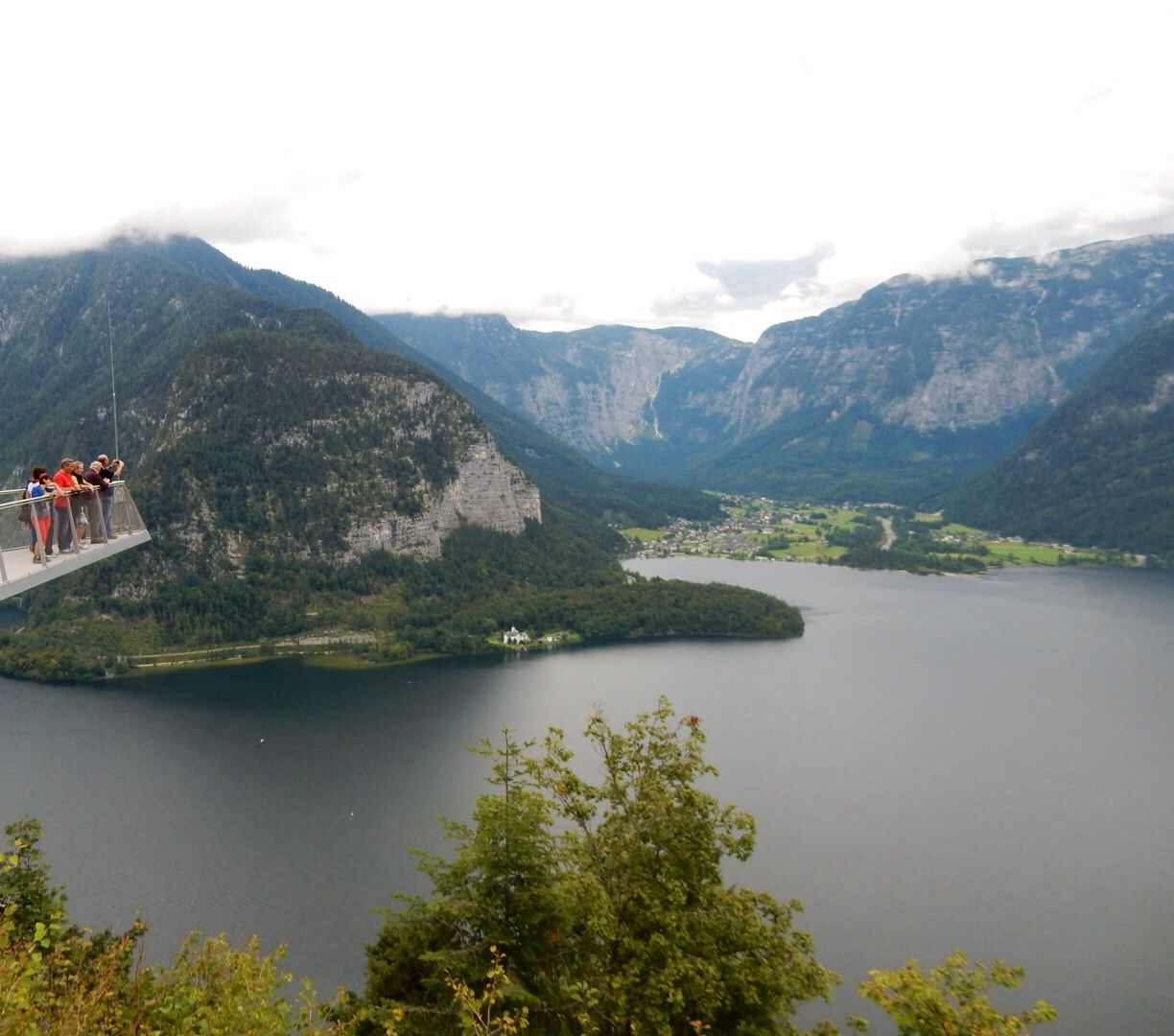 https://mdw-travel-data-us-east-1.s3.amazonaws.com/img/country/Austria/Salt-Mountain/img_03.jpg