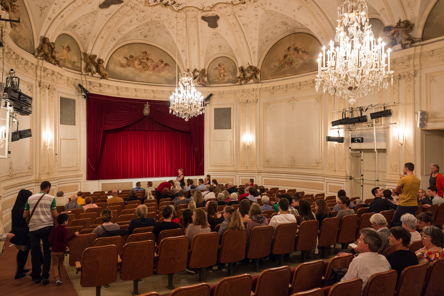 https://mdw-travel-data-us-east-1.s3.amazonaws.com/img/country/Austria/Salzburg-Marionette-Theater/img_01.jpg