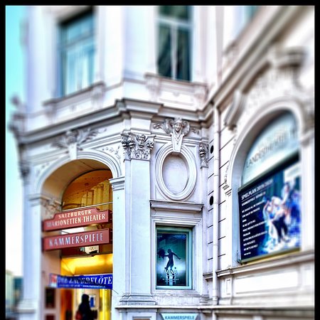 https://mdw-travel-data-us-east-1.s3.amazonaws.com/img/country/Austria/Salzburg-Marionette-Theater/img_02.jpg