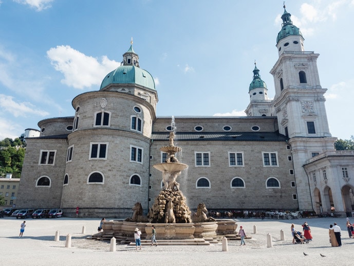 https://mdw-travel-data-us-east-1.s3.amazonaws.com/img/country/Austria/Salzburg-Residenz-Palace/img_02.jpg