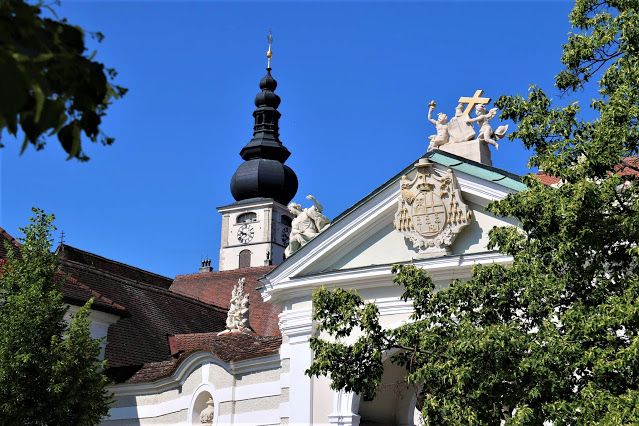 https://mdw-travel-data-us-east-1.s3.amazonaws.com/img/country/Austria/Sankt-Polten/img_03.jpg