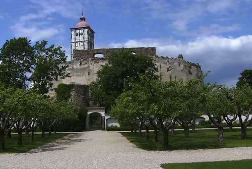 https://mdw-travel-data-us-east-1.s3.amazonaws.com/img/country/Austria/Schallaburg-Castle/img_01.jpg