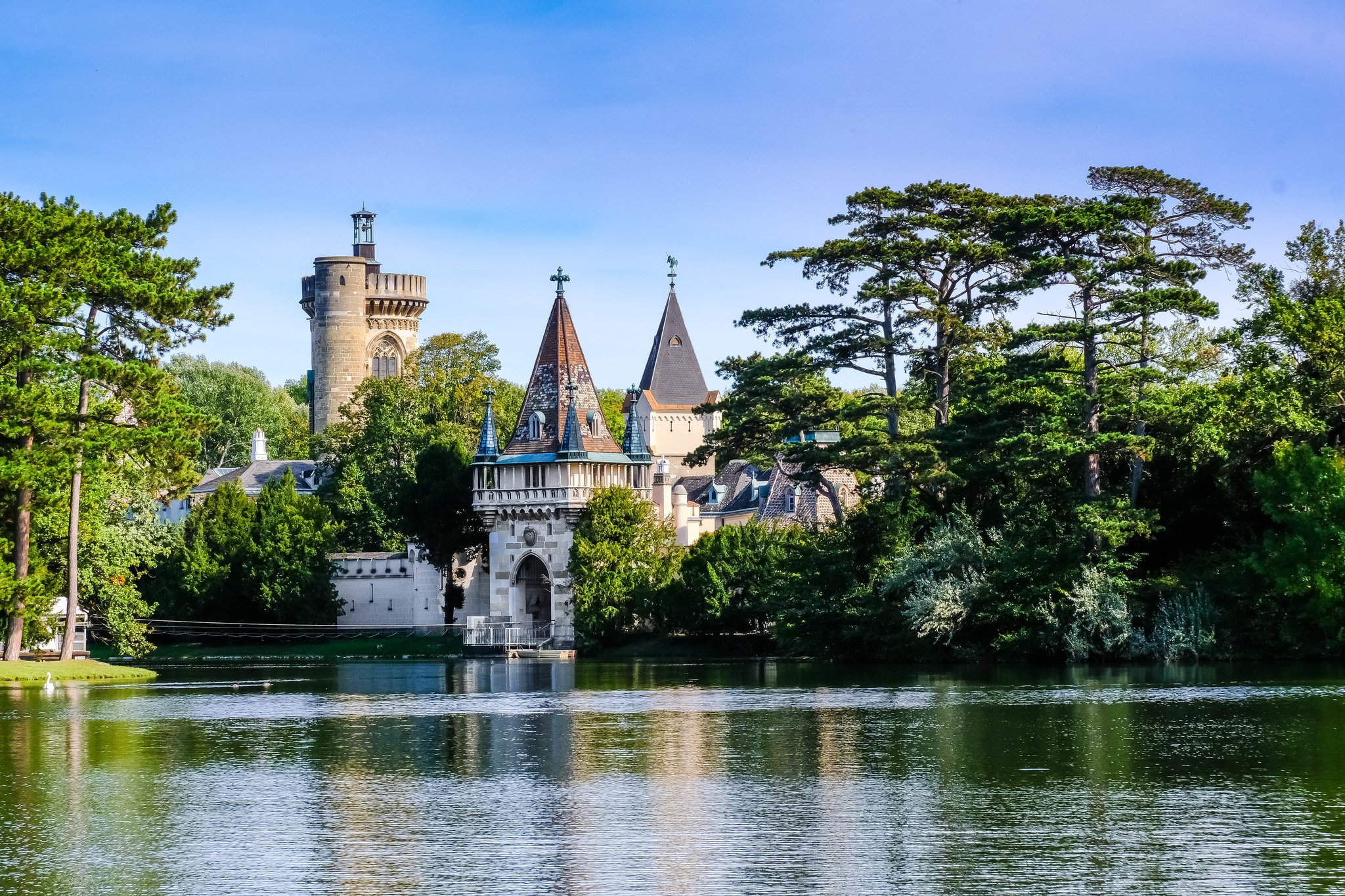 https://mdw-travel-data-us-east-1.s3.amazonaws.com/img/country/Austria/Schlosspark-Laxenburg/img_02.jpg