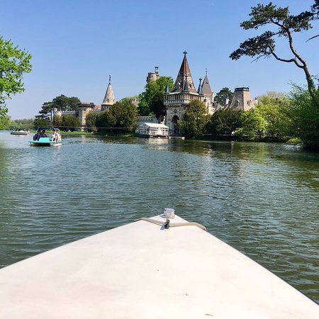 https://mdw-travel-data-us-east-1.s3.amazonaws.com/img/country/Austria/Schlosspark-Laxenburg/img_05.jpg