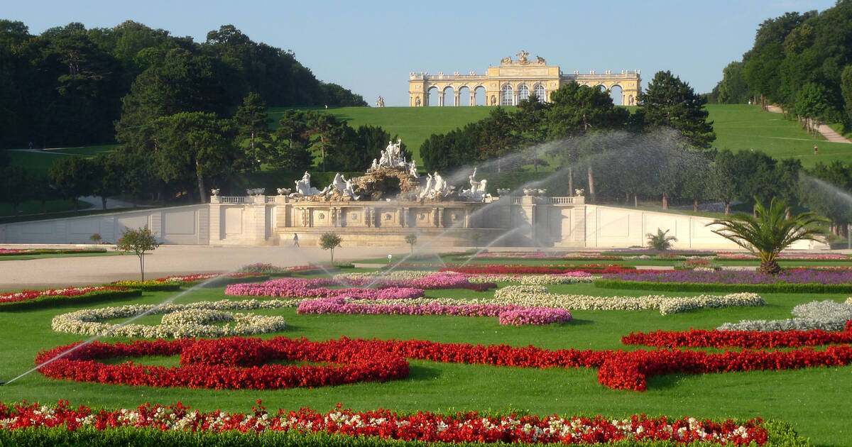 https://mdw-travel-data-us-east-1.s3.amazonaws.com/img/country/Austria/Schonbrunn-Gardens/img_03.jpg