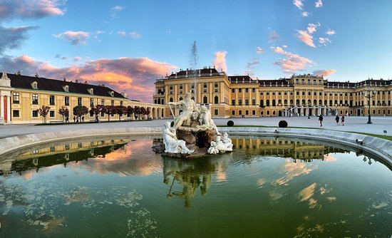 https://mdw-travel-data-us-east-1.s3.amazonaws.com/img/country/Austria/Schonbrunn-Palace/img_02.jpg