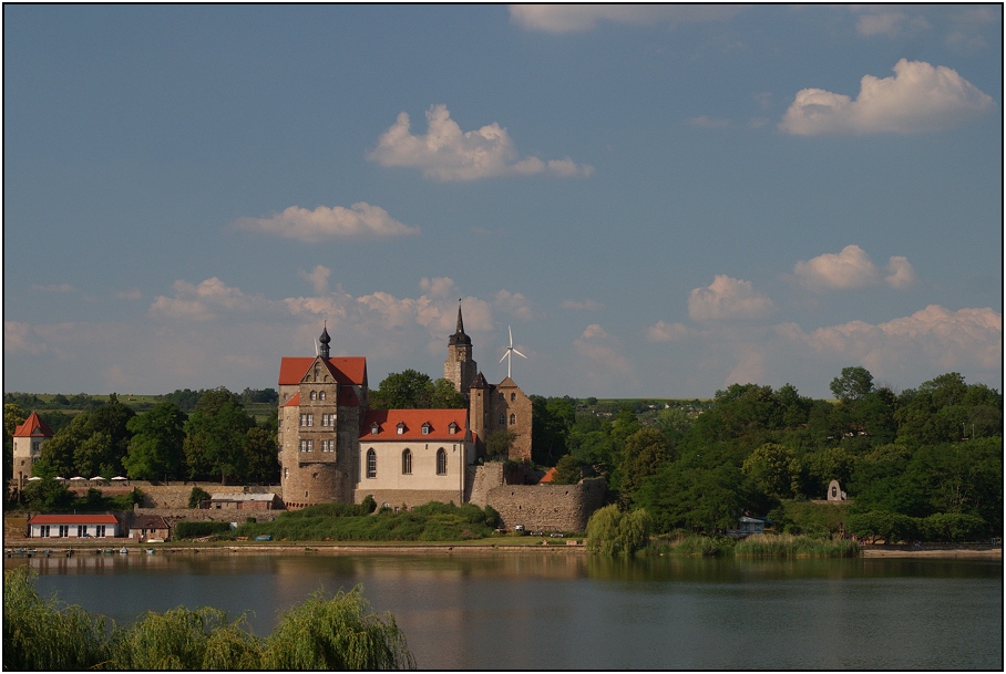 https://mdw-travel-data-us-east-1.s3.amazonaws.com/img/country/Austria/Seeburg-Castle/img_03.jpg
