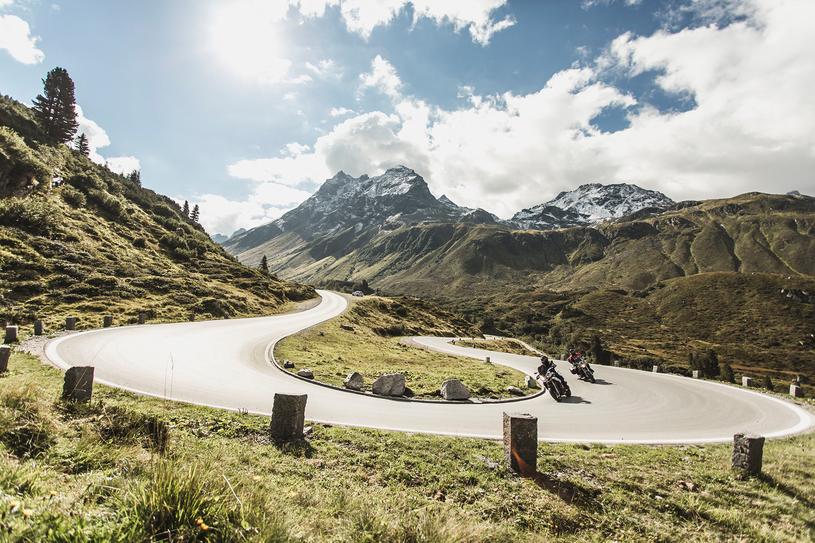https://mdw-travel-data-us-east-1.s3.amazonaws.com/img/country/Austria/Silvretta-Bielerhohe/img_02.jpg