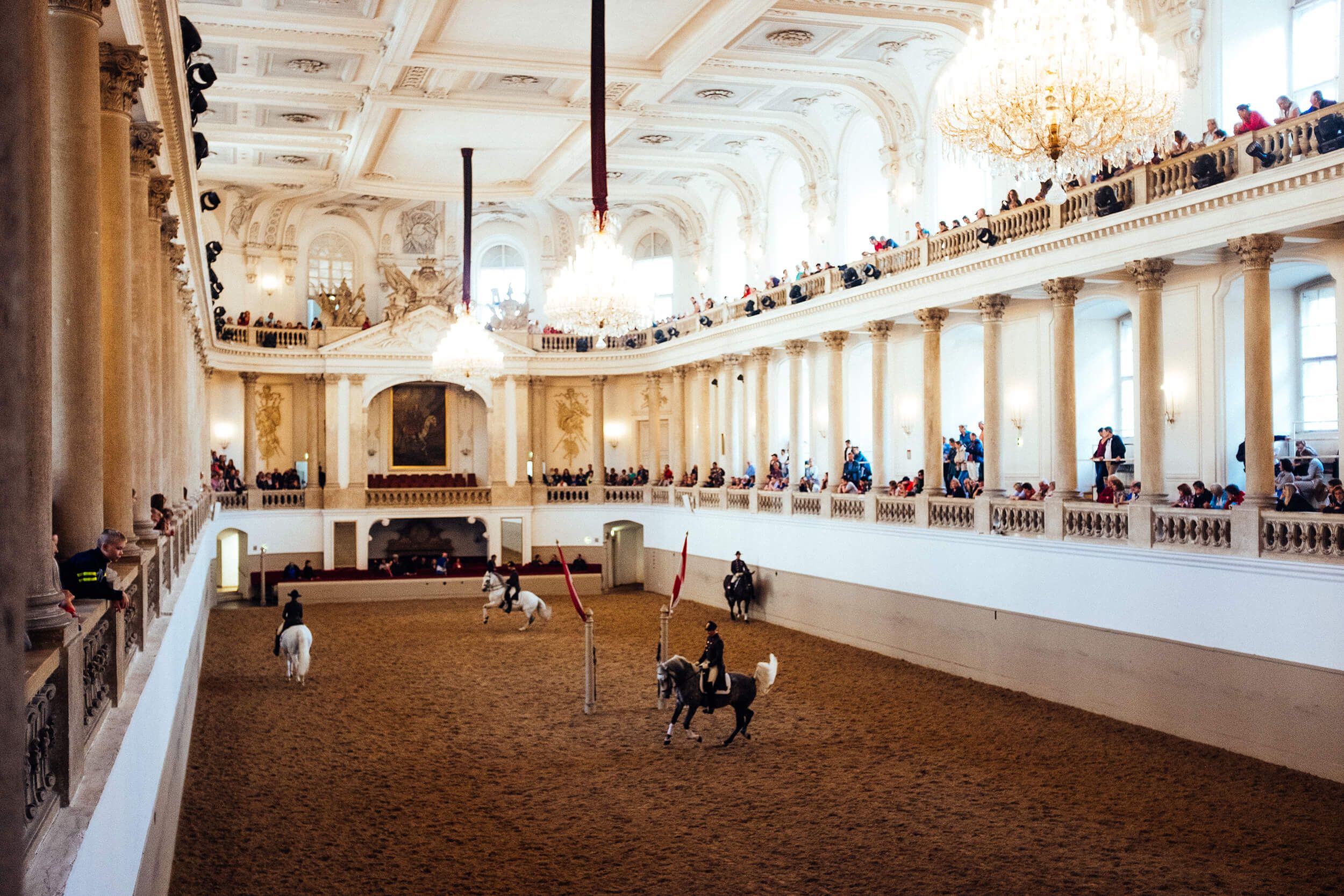 https://mdw-travel-data-us-east-1.s3.amazonaws.com/img/country/Austria/Spanish-Riding-School/img_03.jpg