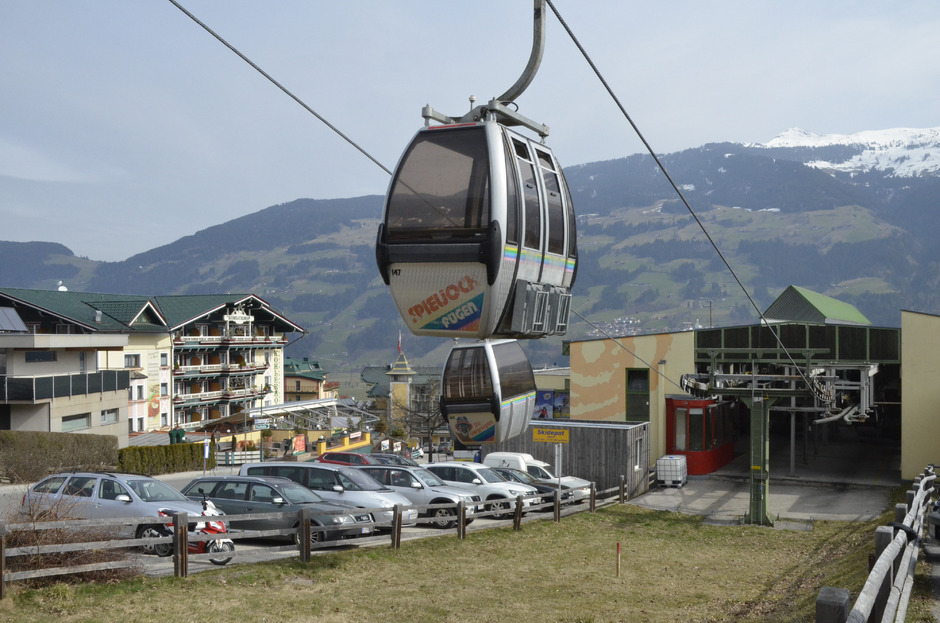 https://mdw-travel-data-us-east-1.s3.amazonaws.com/img/country/Austria/Spieljochbahn/img_02.jpg