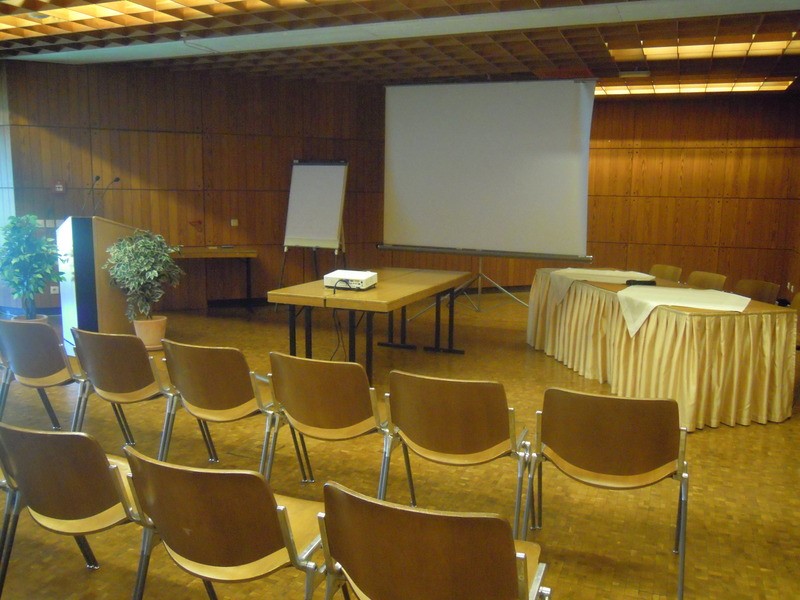 https://mdw-travel-data-us-east-1.s3.amazonaws.com/img/country/Austria/Sport--&-Kongresszentrum-Seefeld/img_03.jpg