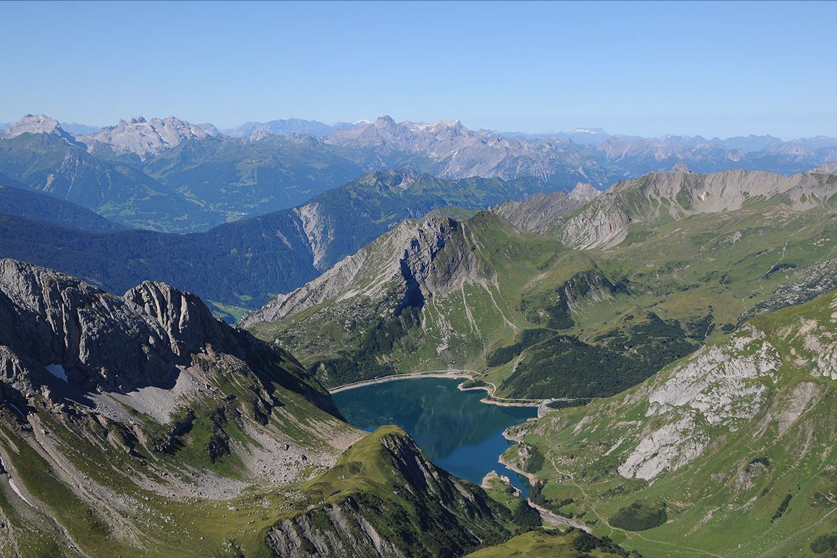 https://mdw-travel-data-us-east-1.s3.amazonaws.com/img/country/Austria/Spullersee-Lake/img_01.jpg