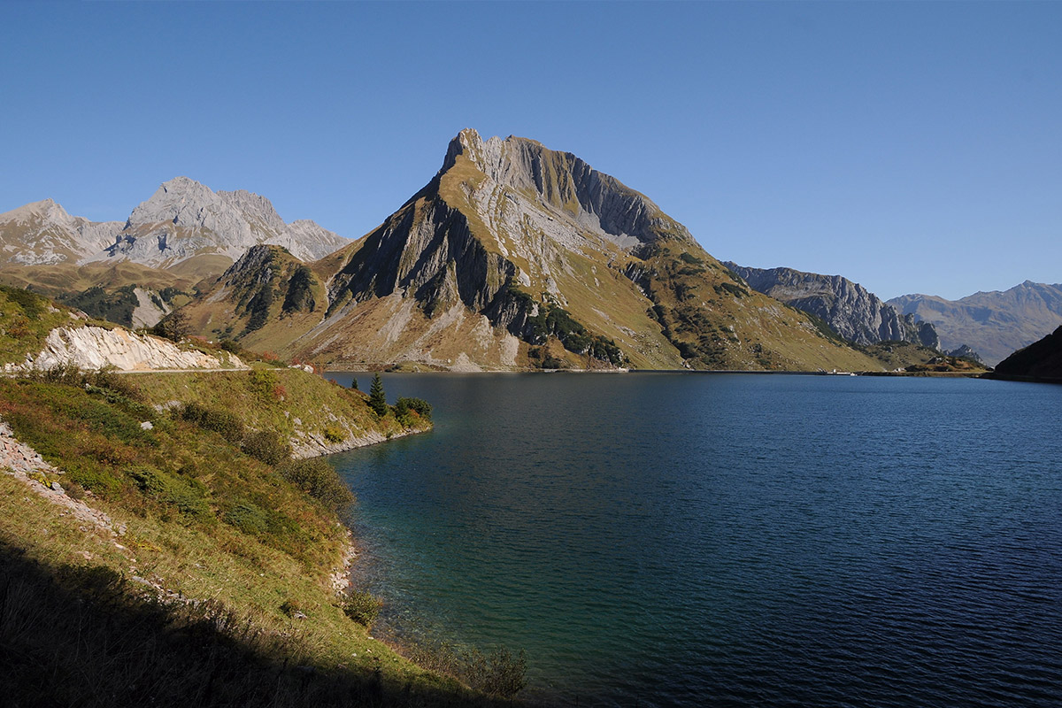 https://mdw-travel-data-us-east-1.s3.amazonaws.com/img/country/Austria/Spullersee-Lake/img_03.jpg