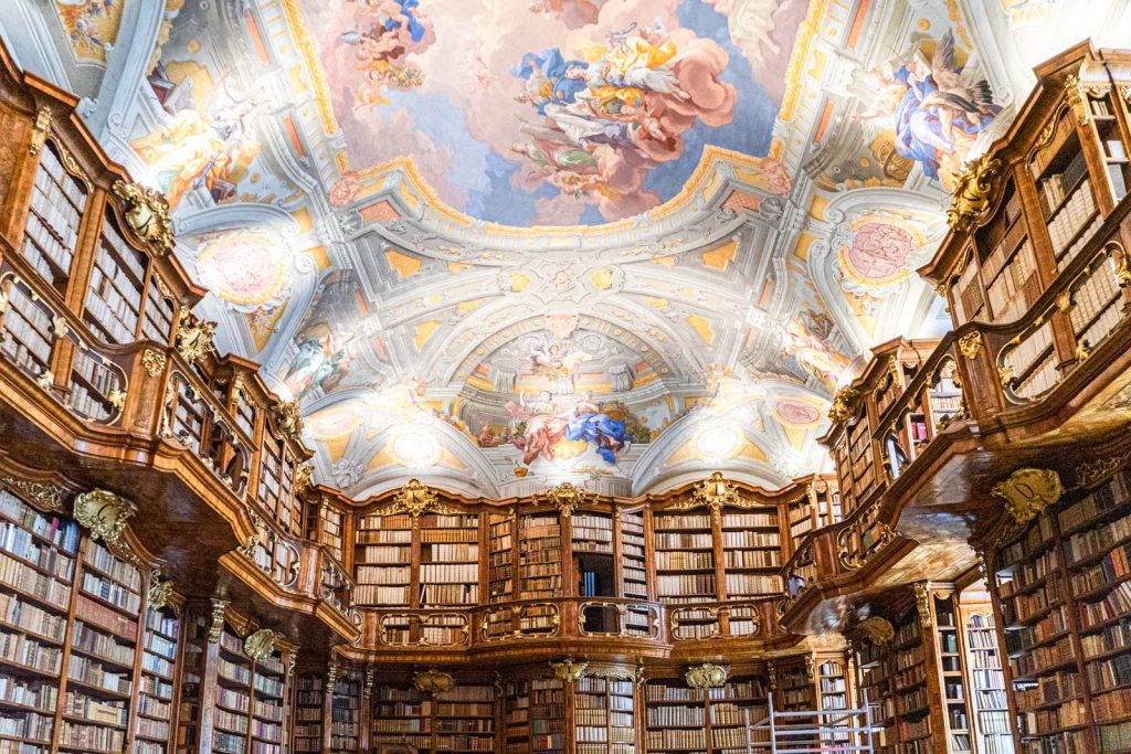 https://mdw-travel-data-us-east-1.s3.amazonaws.com/img/country/Austria/St-Florian-Monastery/img_00.jpg