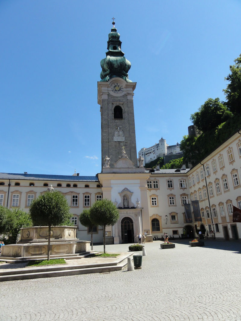 https://mdw-travel-data-us-east-1.s3.amazonaws.com/img/country/Austria/St-Peters-Abbey/img_03.jpg