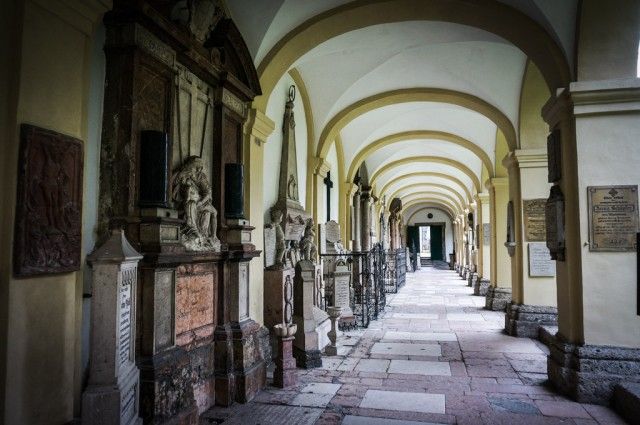 https://mdw-travel-data-us-east-1.s3.amazonaws.com/img/country/Austria/St-Sebastians-Cemetery/img_01.jpg