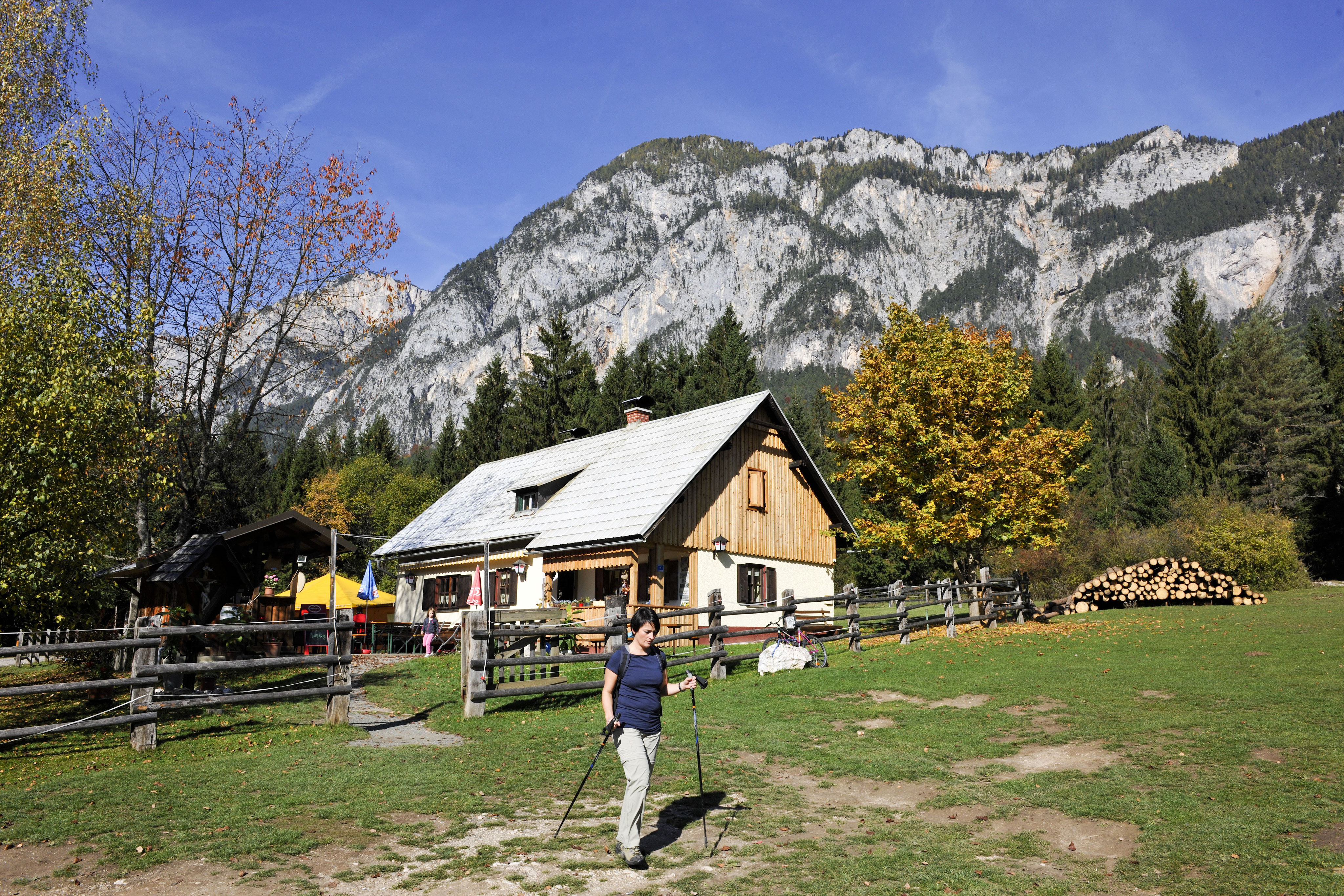 https://mdw-travel-data-us-east-1.s3.amazonaws.com/img/country/Austria/Stone-Sculpture-Path-Villach-Faaker-See/img_01.jpg