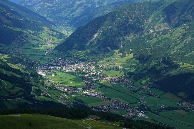 https://mdw-travel-data-us-east-1.s3.amazonaws.com/img/country/Austria/Stubnerkogel-Mountain/img_01.jpg