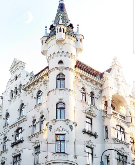 https://mdw-travel-data-us-east-1.s3.amazonaws.com/img/country/Austria/Styrian-Provincial-Government-Building/img_02.jpg