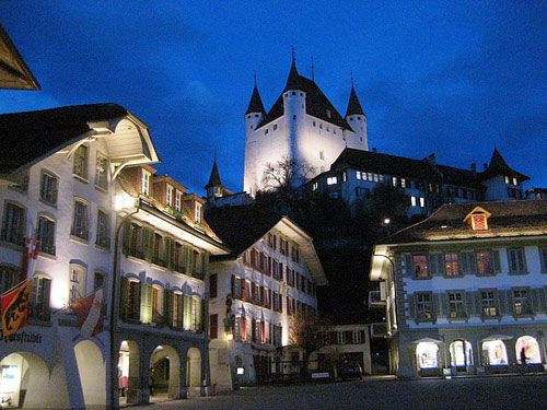 https://mdw-travel-data-us-east-1.s3.amazonaws.com/img/country/Austria/Tezno-Mansion/img_03.jpg