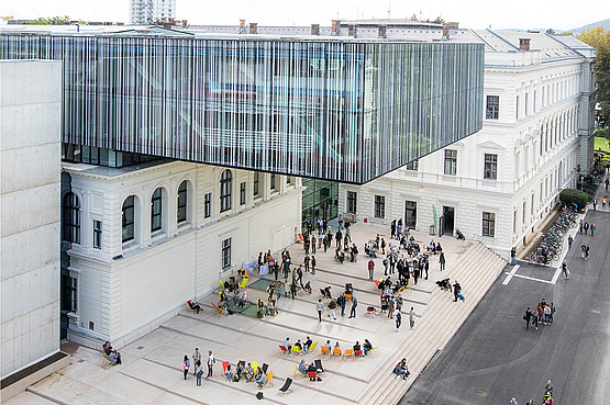https://mdw-travel-data-us-east-1.s3.amazonaws.com/img/country/Austria/University-of-Graz/img_01.jpg