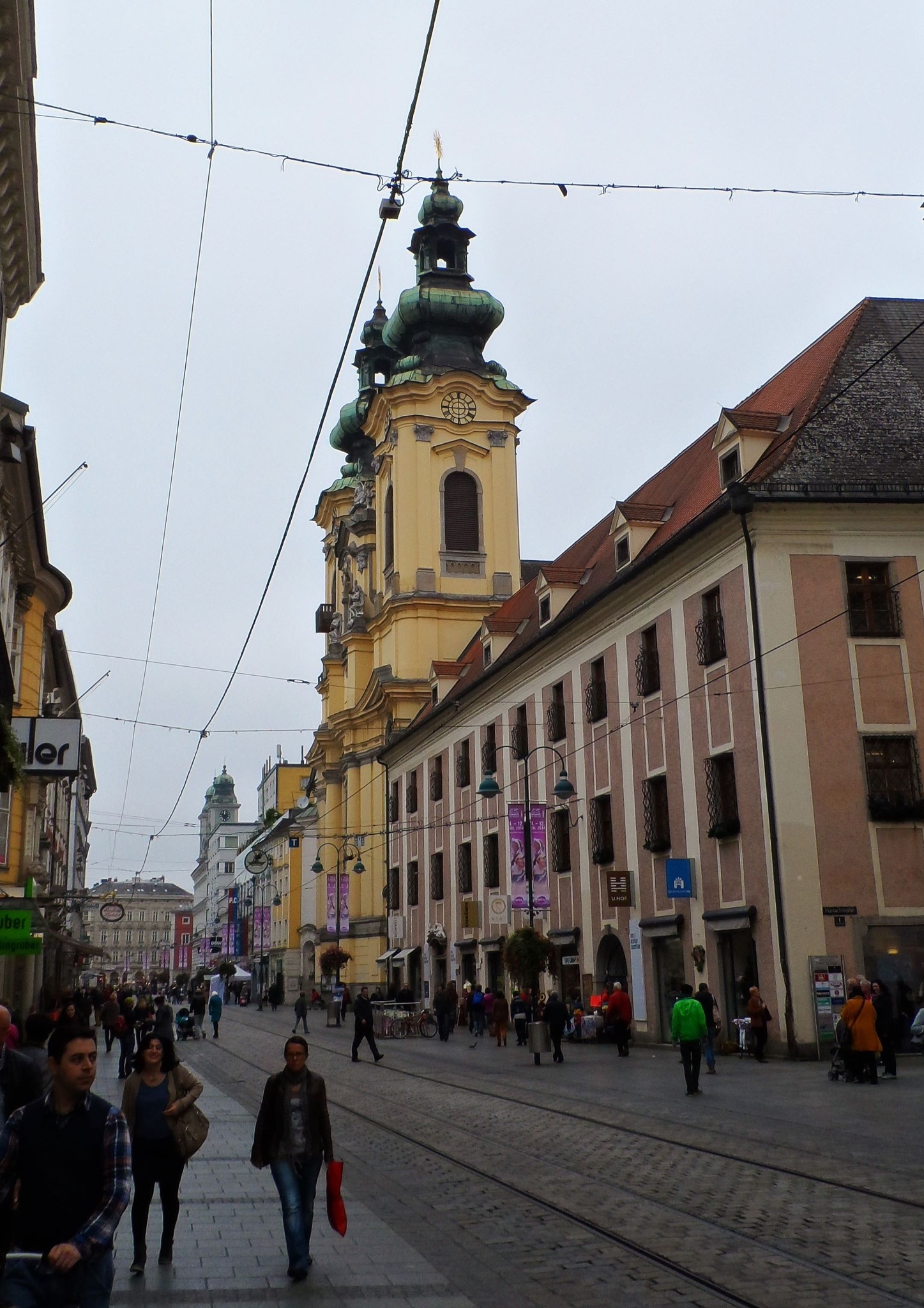 https://mdw-travel-data-us-east-1.s3.amazonaws.com/img/country/Austria/Ursulinenkirche/img_01.jpg