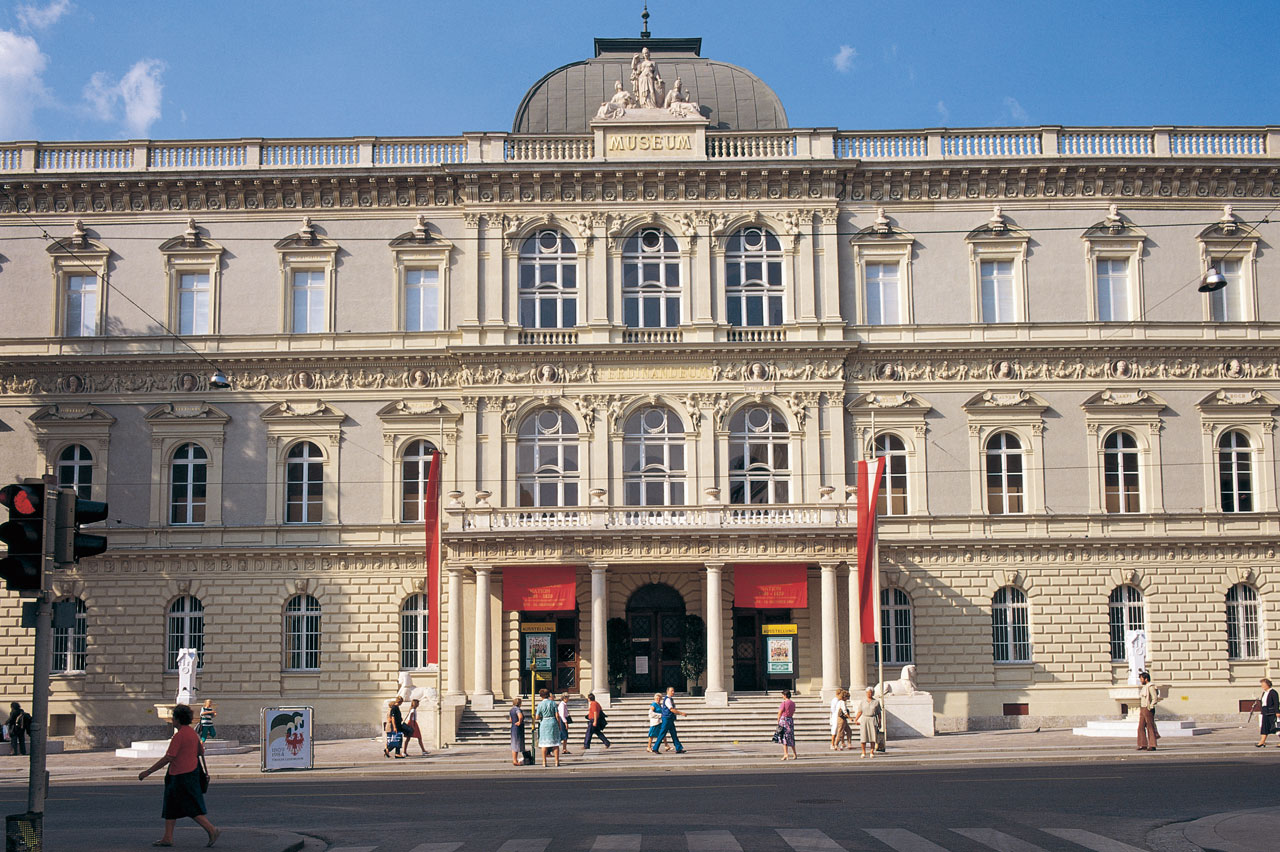https://mdw-travel-data-us-east-1.s3.amazonaws.com/img/country/Austria/Villa-Ferdinandeum/img_00.jpg