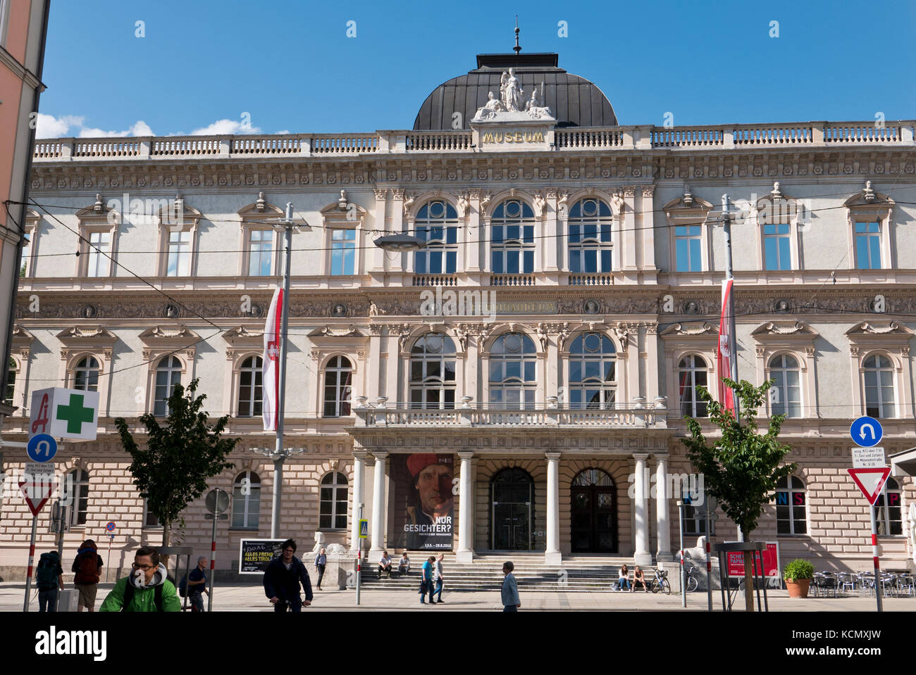 https://mdw-travel-data-us-east-1.s3.amazonaws.com/img/country/Austria/Villa-Ferdinandeum/img_03.jpg