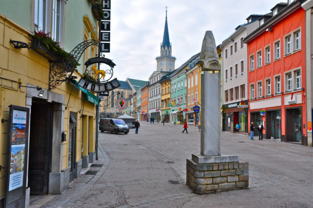 https://mdw-travel-data-us-east-1.s3.amazonaws.com/img/country/Austria/Villach-Castle/img_01.jpg