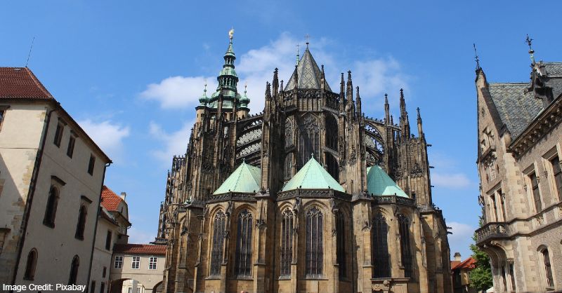 https://mdw-travel-data-us-east-1.s3.amazonaws.com/img/country/Austria/Vitus-Fountain/img_00.jpg