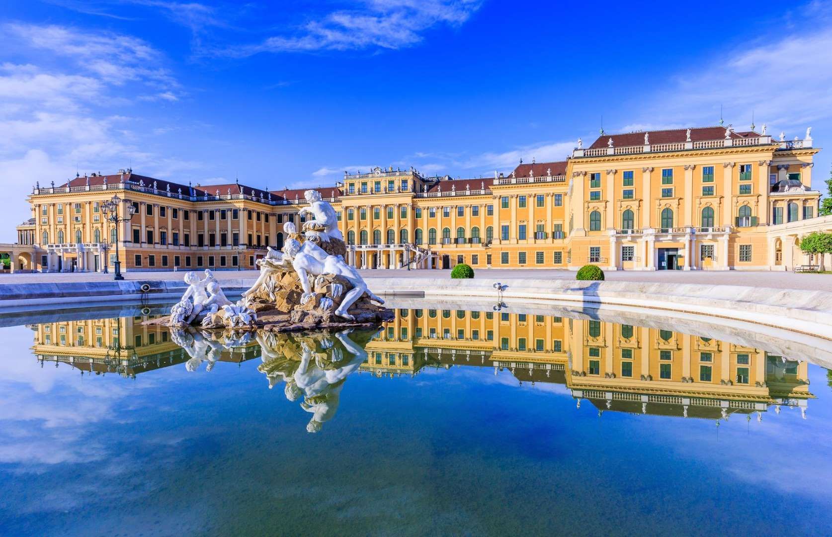 https://mdw-travel-data-us-east-1.s3.amazonaws.com/img/country/Austria/Wachau-Nibelungengau-Kremstal-UNESCO-World-Heritage/img_03.jpg