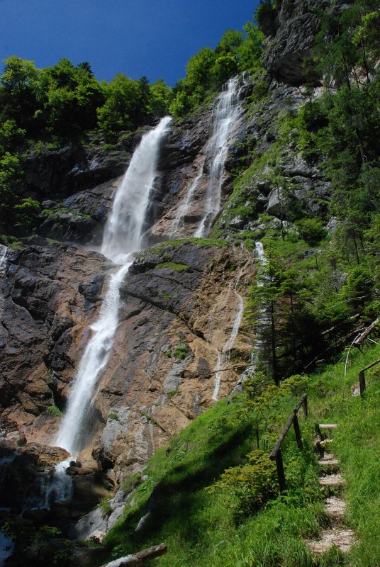 https://mdw-travel-data-us-east-1.s3.amazonaws.com/img/country/Austria/Waldbachstrub-Waterfall/img_02.jpg