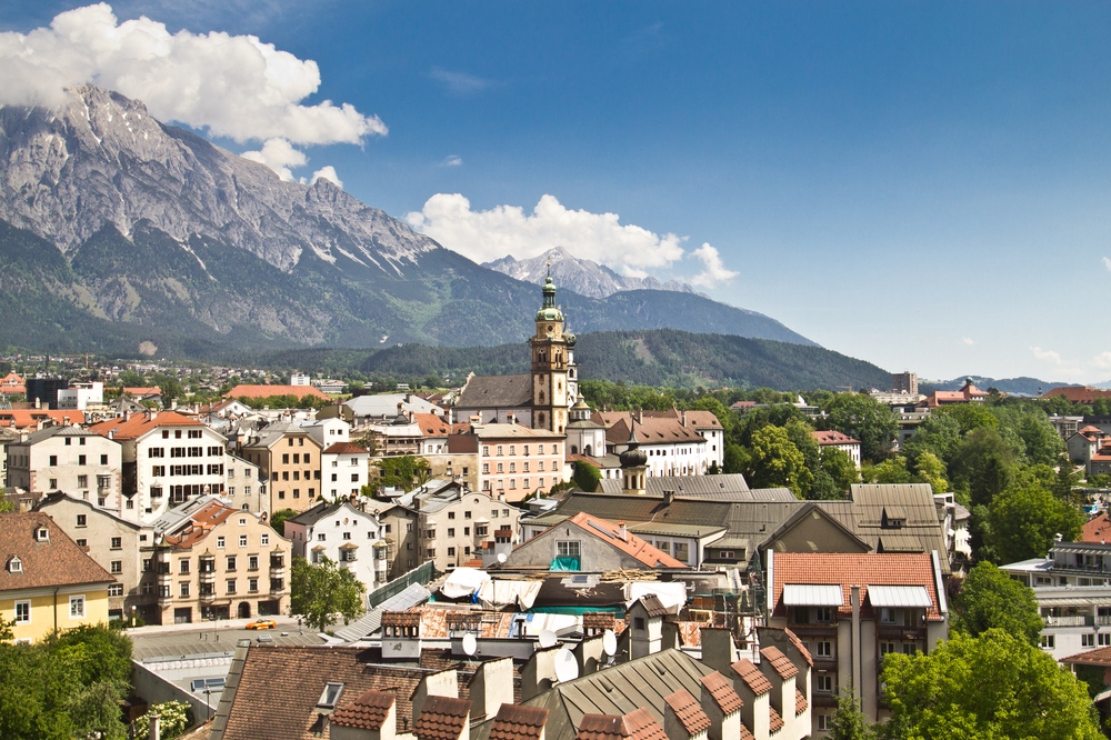 https://mdw-travel-data-us-east-1.s3.amazonaws.com/img/country/Austria/Wattens/img_02.jpg
