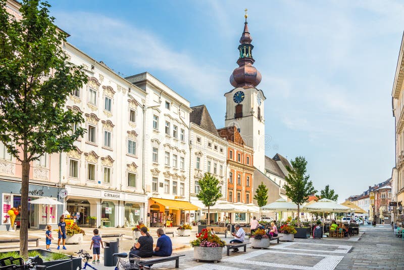 https://mdw-travel-data-us-east-1.s3.amazonaws.com/img/country/Austria/Wels-Castle/img_04.jpg