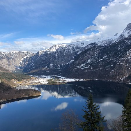 https://mdw-travel-data-us-east-1.s3.amazonaws.com/img/country/Austria/Welterbeblick-Aussichtsplattform-Winkl/img_01.jpg