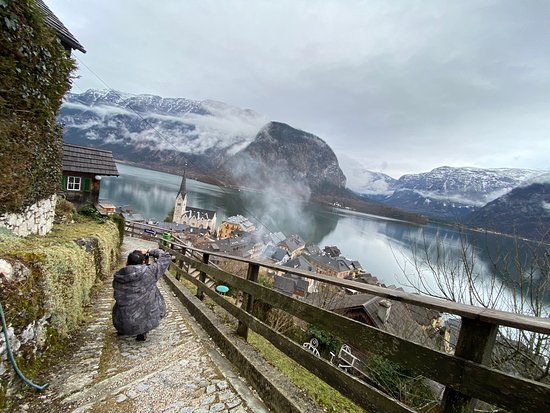 https://mdw-travel-data-us-east-1.s3.amazonaws.com/img/country/Austria/Welterbeblick-Aussichtsplattform-Winkl/img_02.jpg