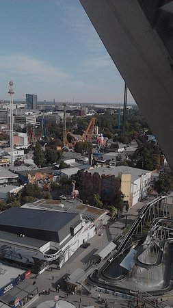 https://mdw-travel-data-us-east-1.s3.amazonaws.com/img/country/Austria/Wiener-Riesenrad/img_01.jpg
