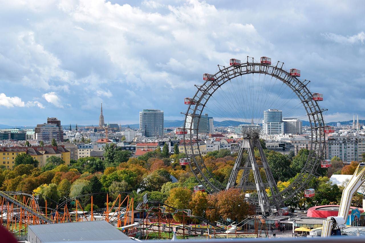 https://mdw-travel-data-us-east-1.s3.amazonaws.com/img/country/Austria/Wiener-Riesenrad/img_04.jpg