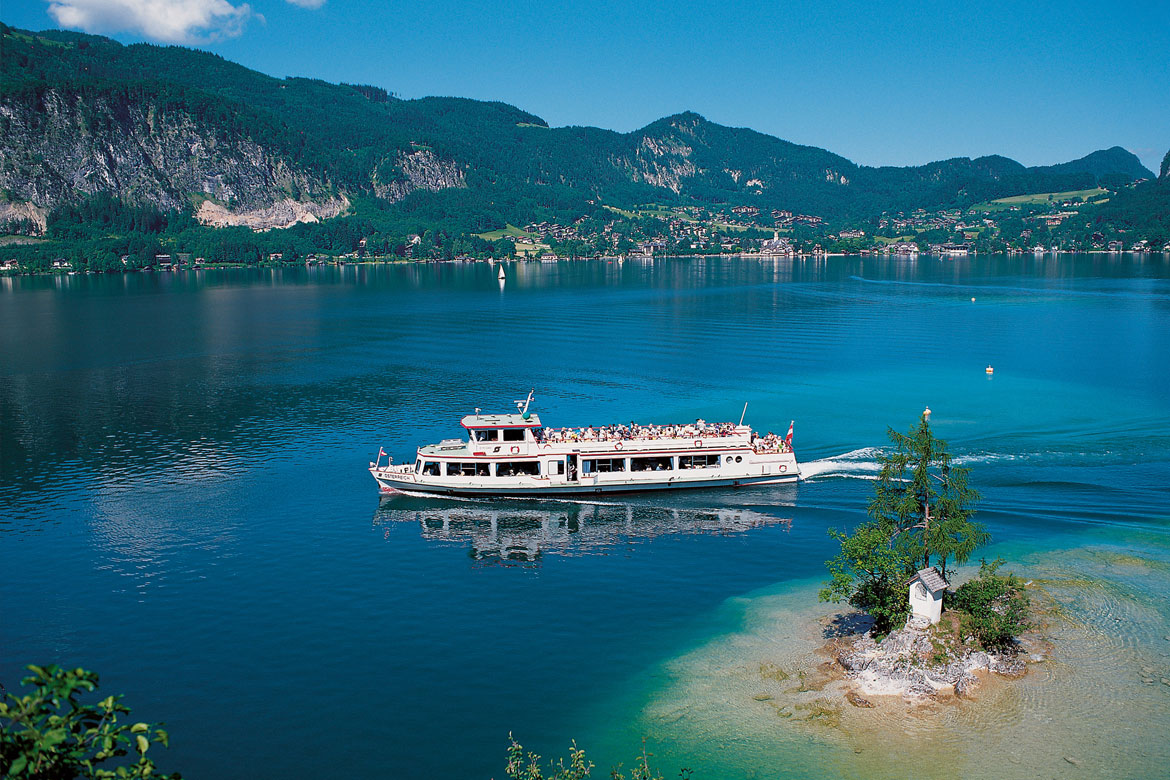 https://mdw-travel-data-us-east-1.s3.amazonaws.com/img/country/Austria/Wolfgangsee-Schifffahrt/img_02.jpg