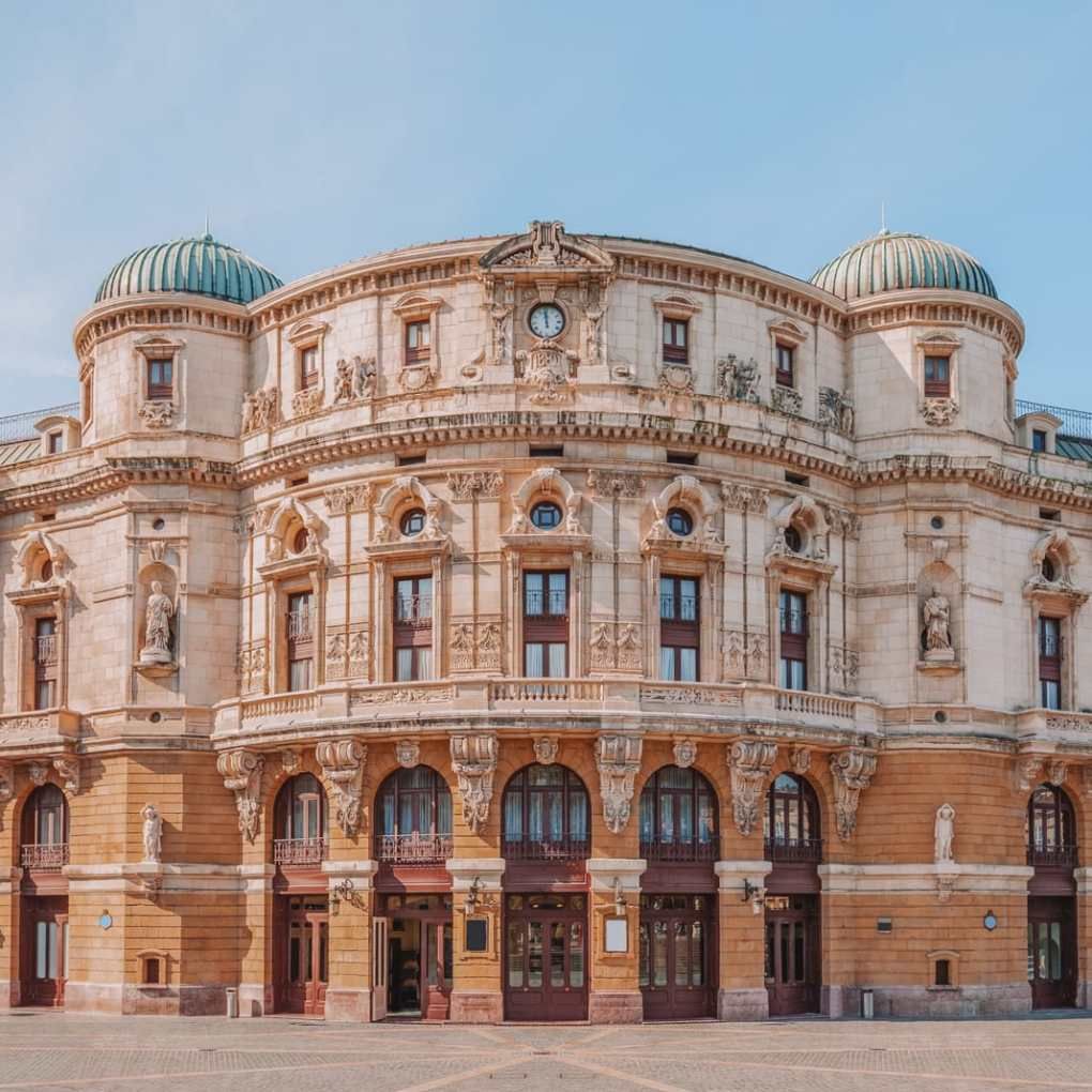 https://mdw-travel-data-us-east-1.s3.amazonaws.com/img/country/Austria/World-Heritage-View/img_03.jpg