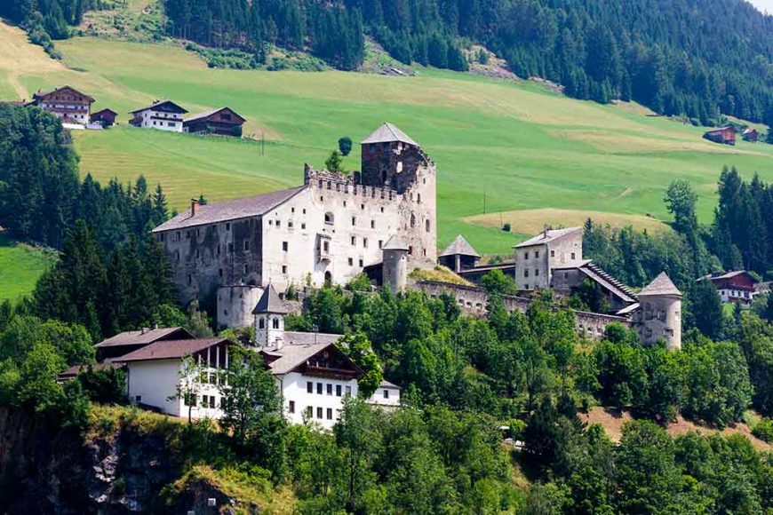 https://mdw-travel-data-us-east-1.s3.amazonaws.com/img/country/Austria/Ysper-Castle/img_02.jpg