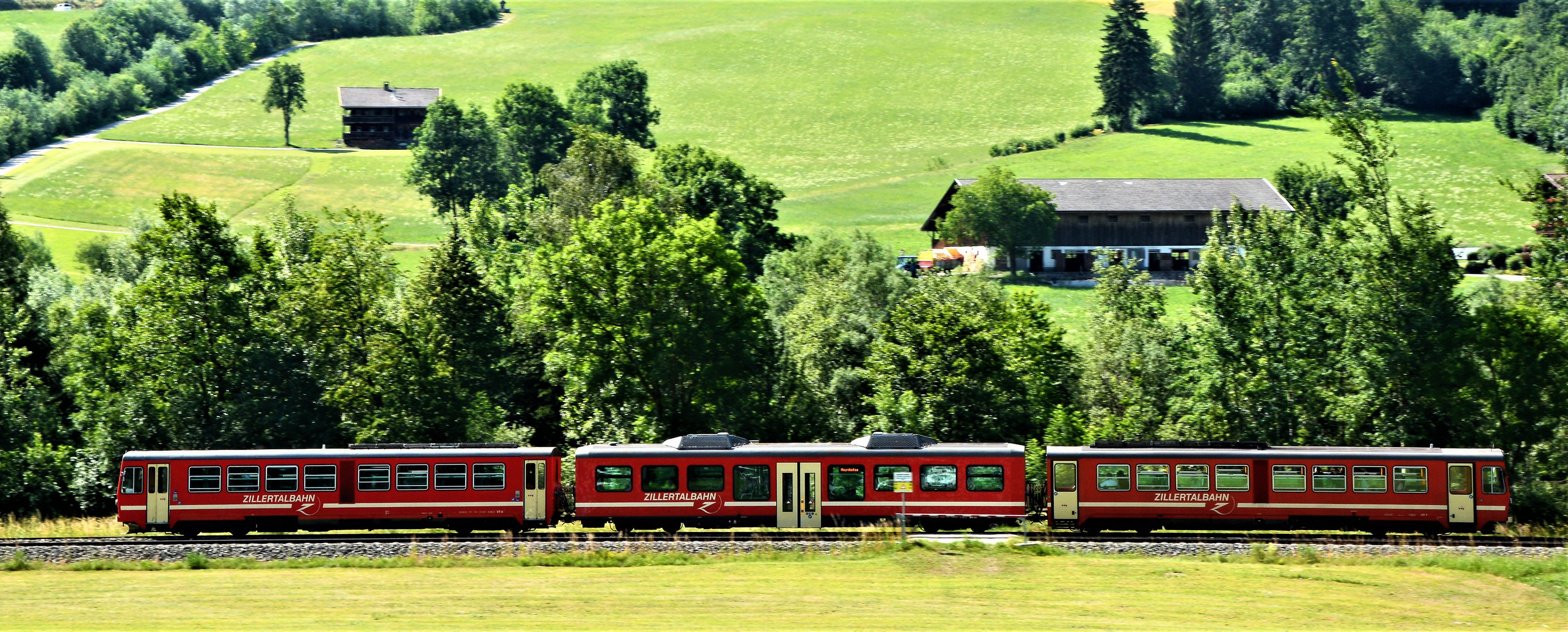 https://mdw-travel-data-us-east-1.s3.amazonaws.com/img/country/Austria/Zillertalbahn/img_03.jpg