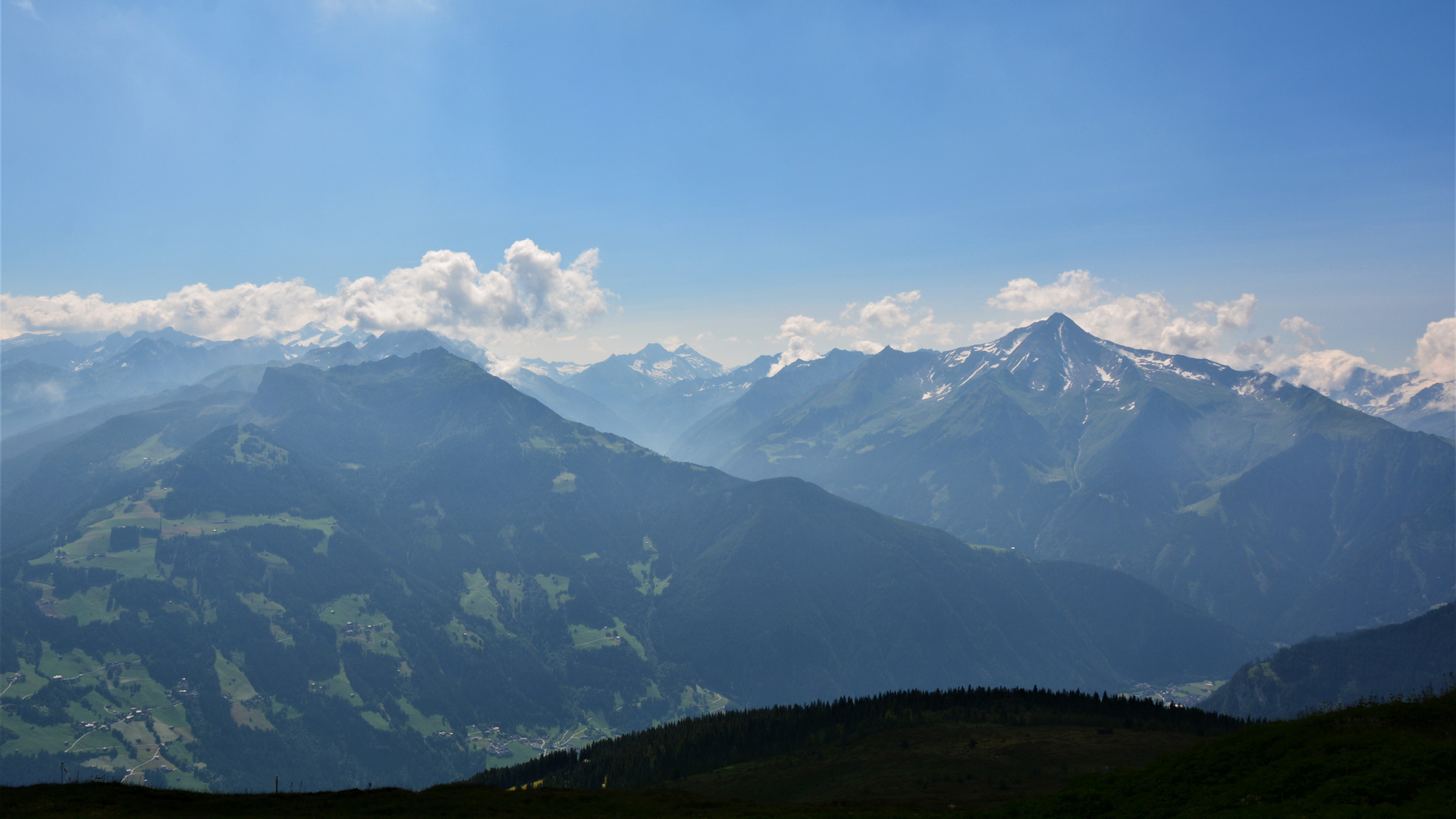 https://mdw-travel-data-us-east-1.s3.amazonaws.com/img/country/Austria/Zillertaler-Alpen/img_02.jpg