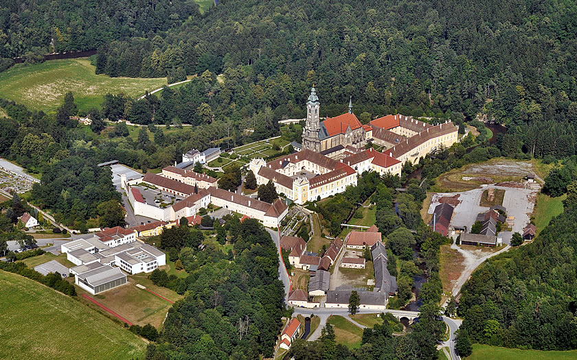 https://mdw-travel-data-us-east-1.s3.amazonaws.com/img/country/Austria/Zwettl-Abbey/img_00.jpg