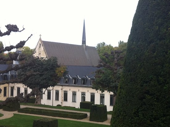 https://mdw-travel-data-us-east-1.s3.amazonaws.com/img/country/Belgium/Abbaye-de-la-Cambre/img_03.jpg