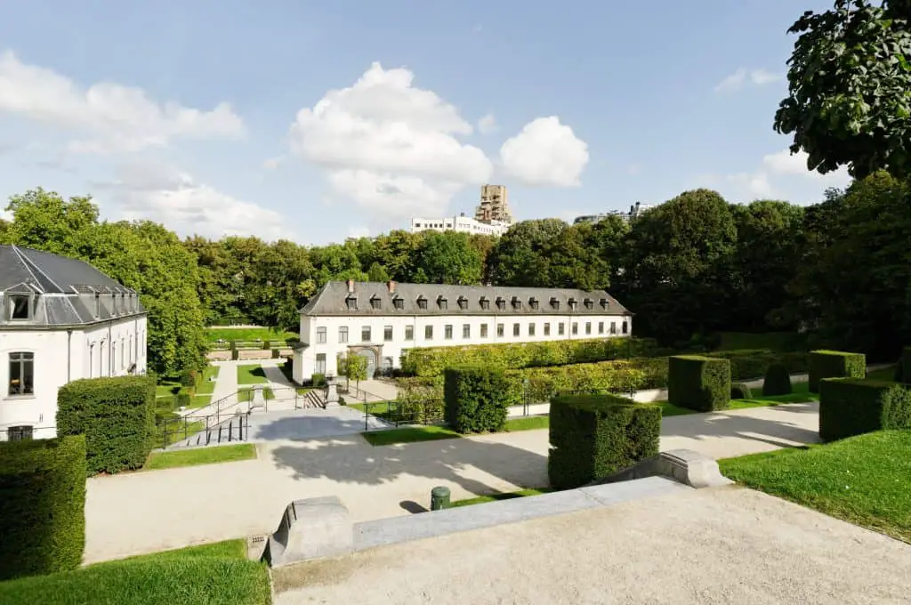 https://mdw-travel-data-us-east-1.s3.amazonaws.com/img/country/Belgium/Abbaye-de-la-Cambre/img_05.jpg